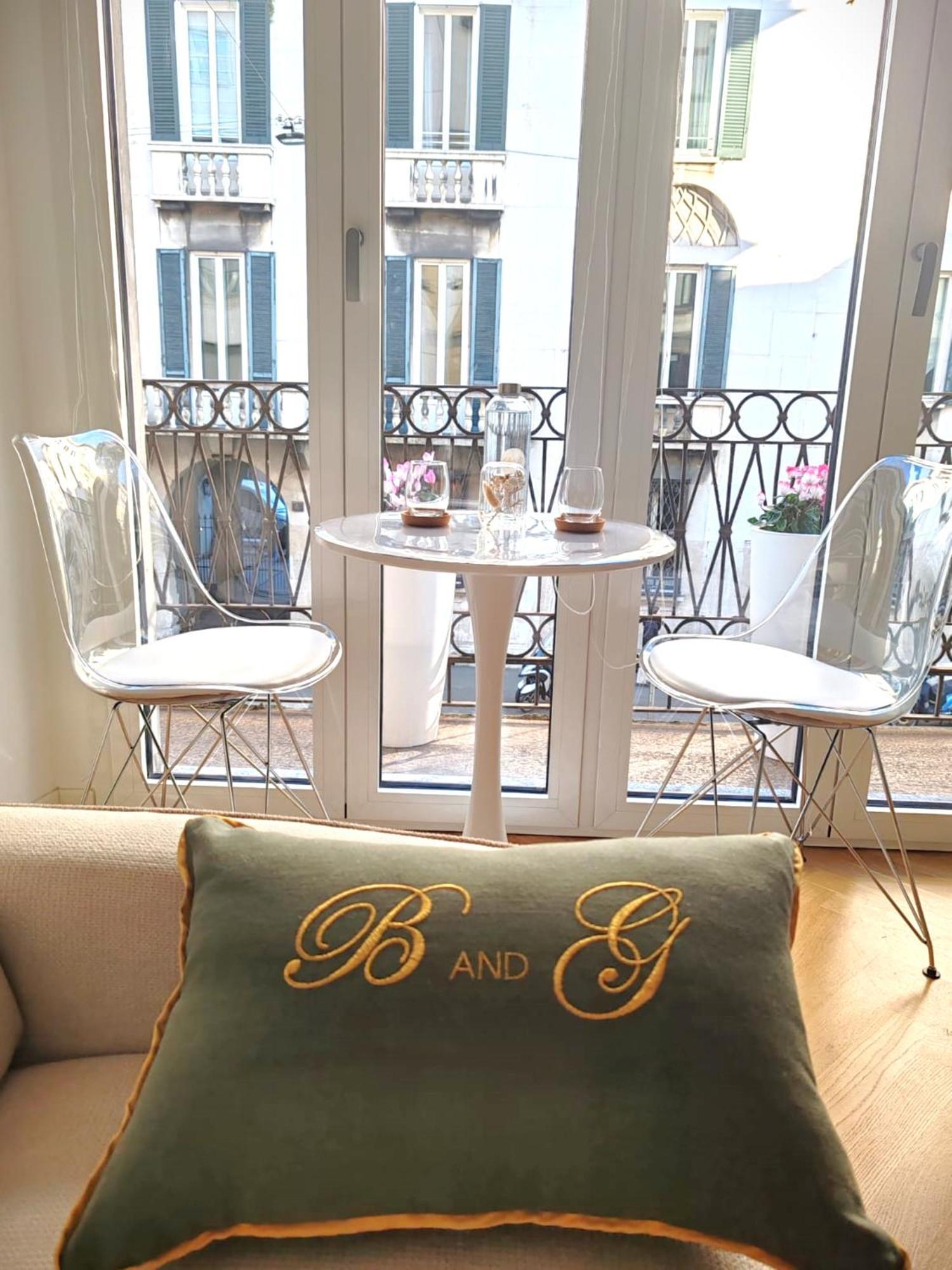 B And G San Babila- Luxury In The Heart Of Milano - Design District Hotel Exterior photo