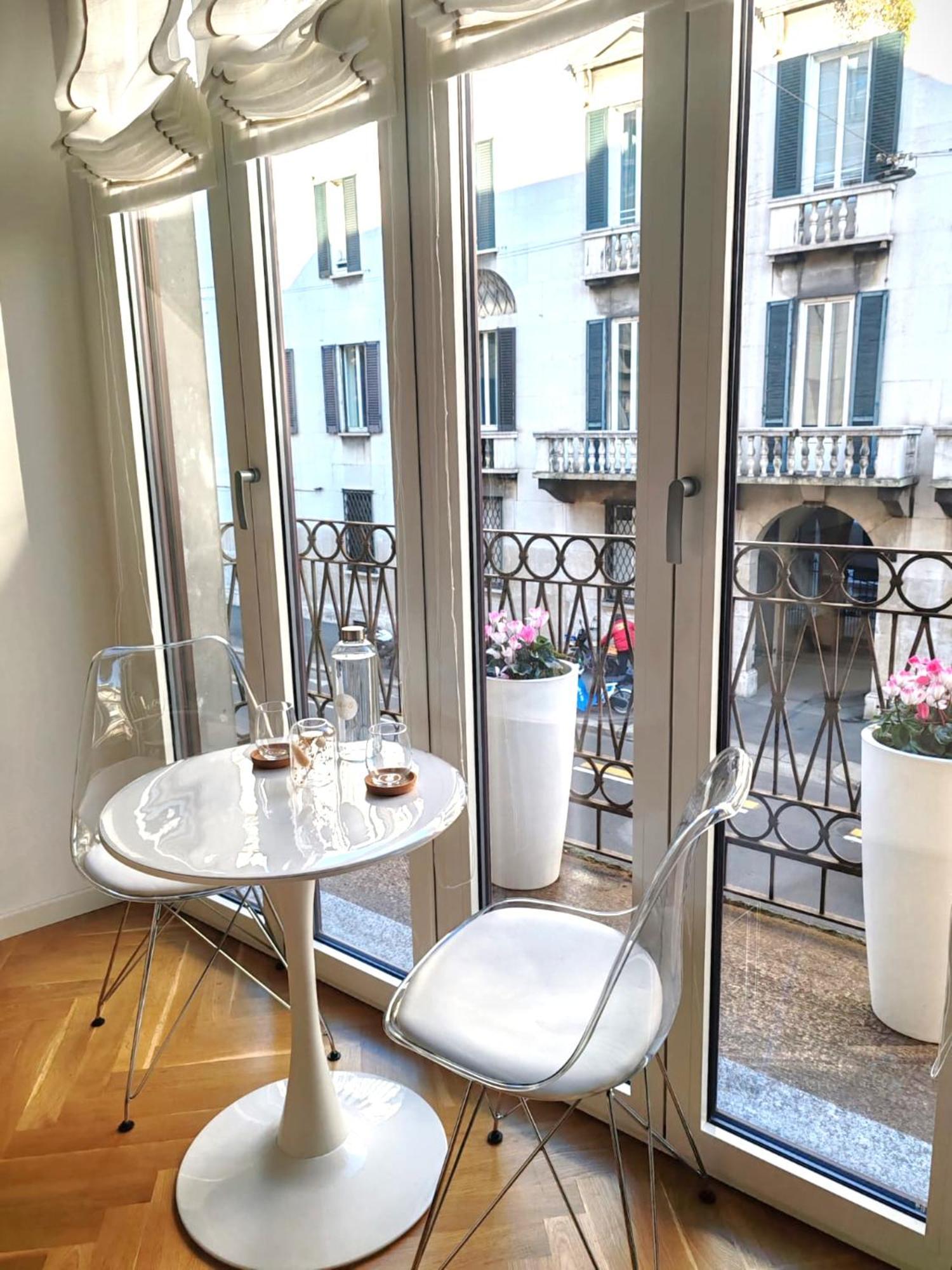 B And G San Babila- Luxury In The Heart Of Milano - Design District Hotel Exterior photo